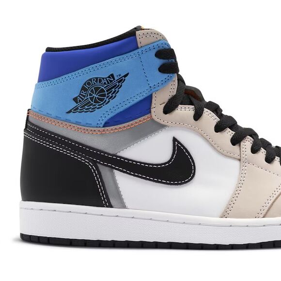 Athletic_Shoes